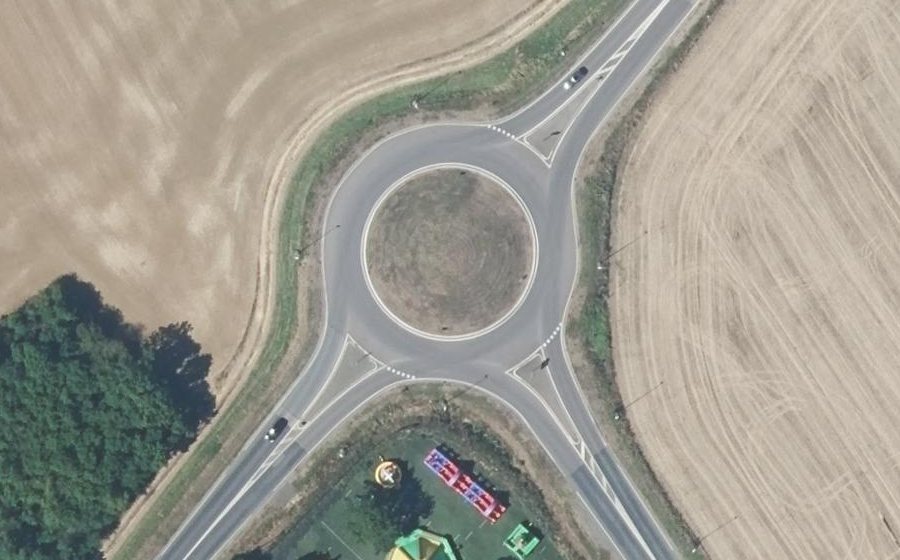 Vue aérienne du Rond-point anonyme n°16109935