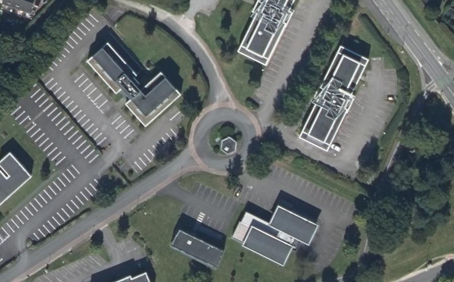 Vue aérienne du Rond-point anonyme n°161551311