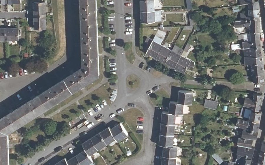 Vue aérienne du Rond-point anonyme n°161647252