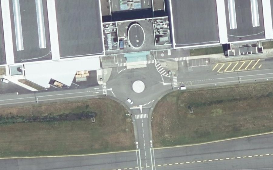 Vue aérienne du Rond-point anonyme n°161713802
