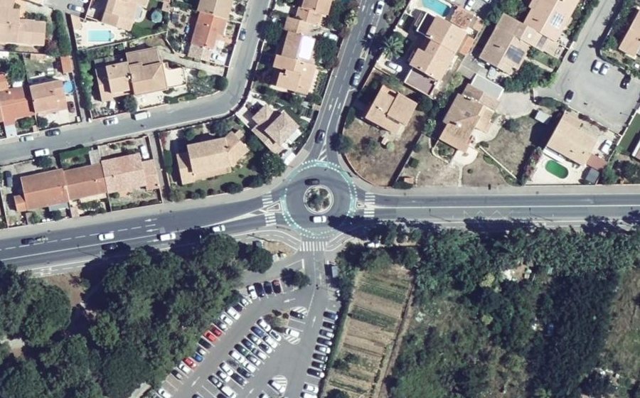 Vue aérienne du Rond-point anonyme n°161809508