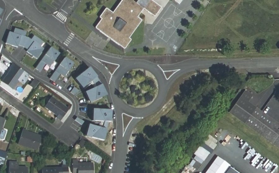 Vue aérienne du Rond-point anonyme n°161820424