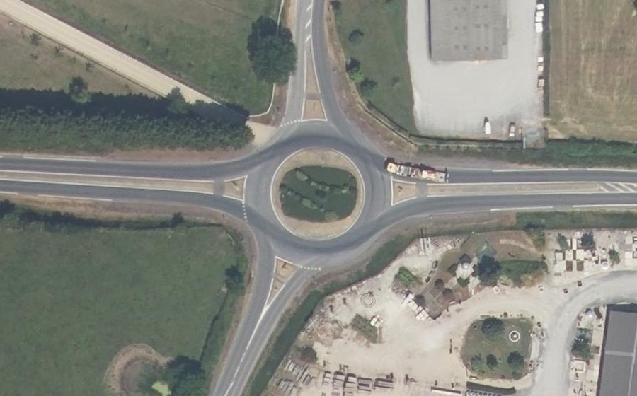 Vue aérienne du Rond-point anonyme n°162007182