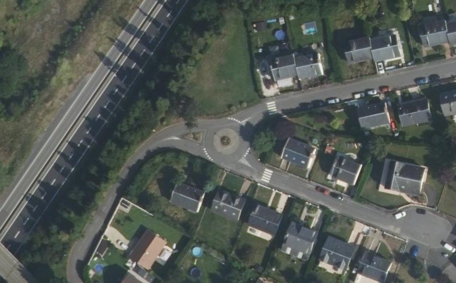Vue aérienne du Rond-point anonyme n°162014969