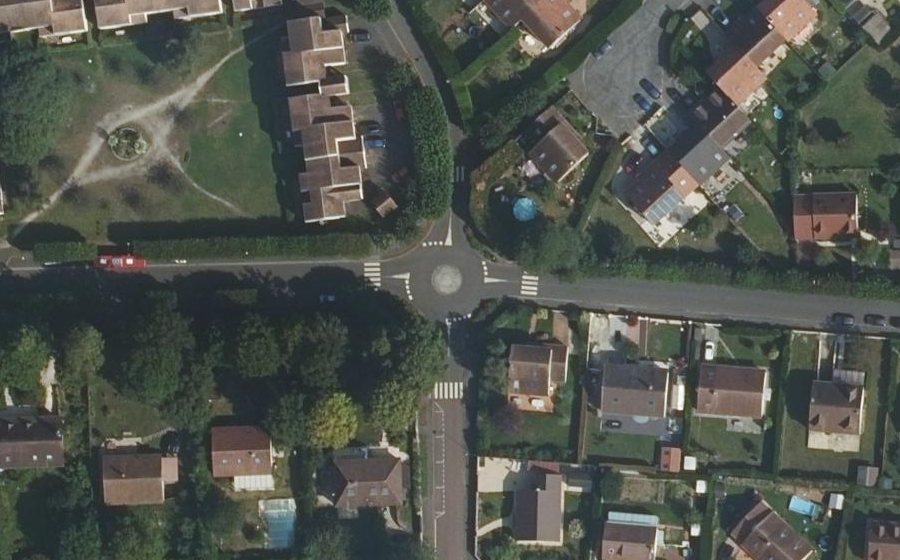Vue aérienne du Rond-point anonyme n°162014970