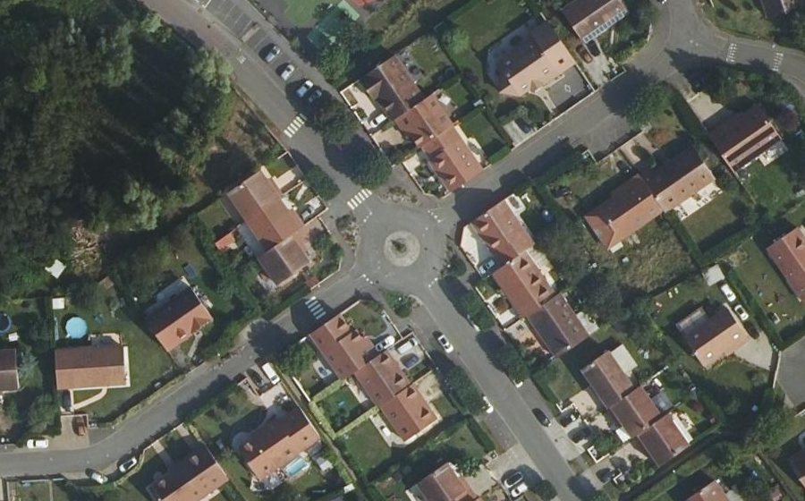 Vue aérienne du Rond-point anonyme n°162015842
