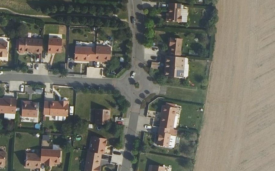 Vue aérienne du Rond-point anonyme n°162015864