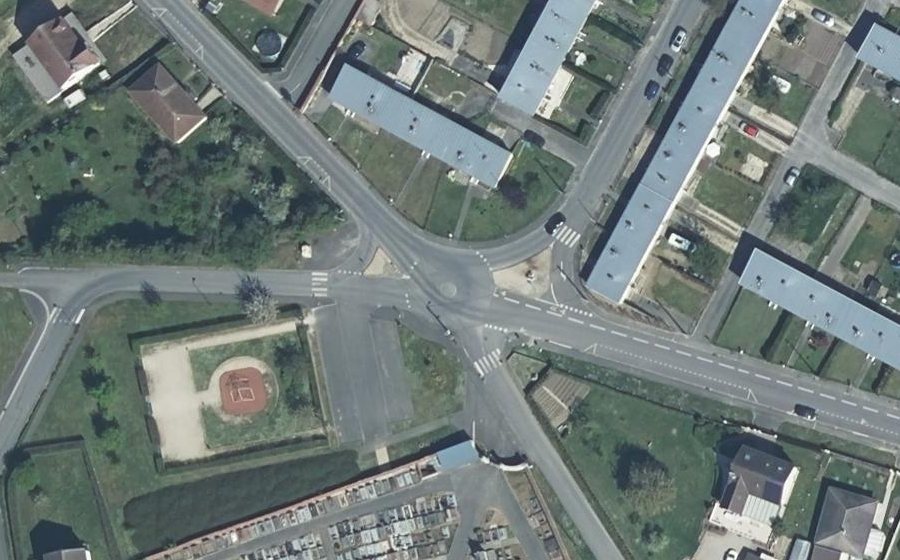 Vue aérienne du Rond-point anonyme n°162021364