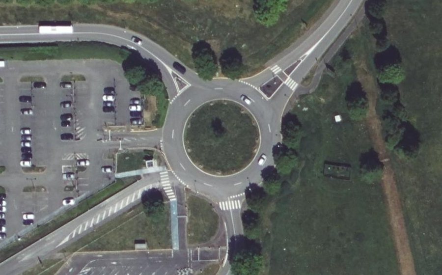 Vue aérienne du Rond-point anonyme n°16207503
