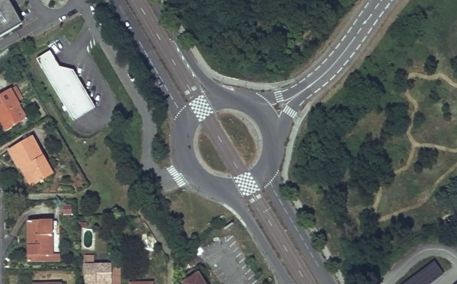 Vue aérienne du Rond-point anonyme n°16213900