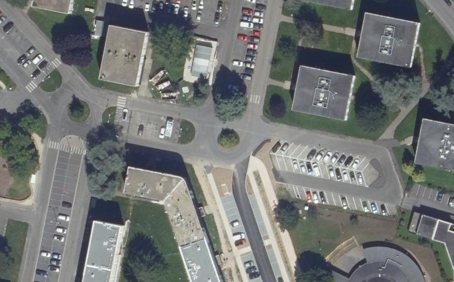 Vue aérienne du Rond-point anonyme n°162248841