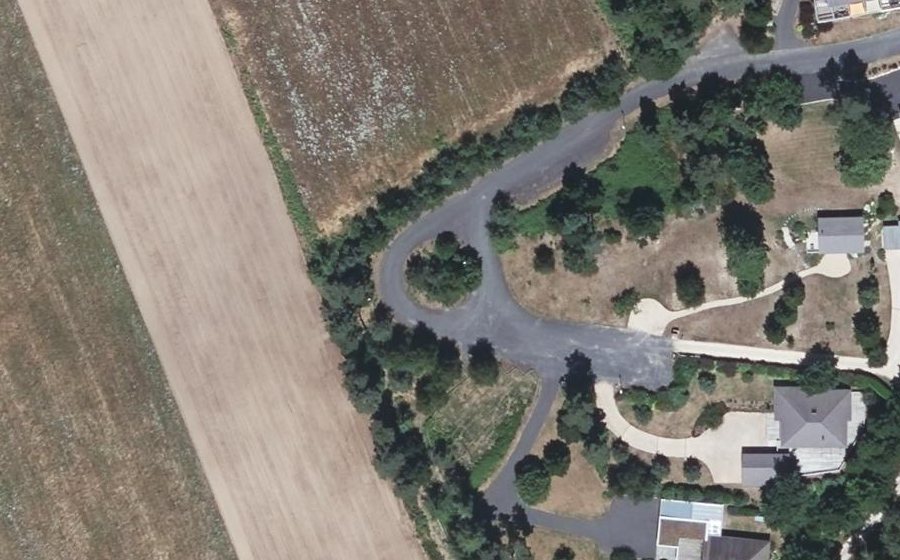 Vue aérienne du Rond-point anonyme n°162274652