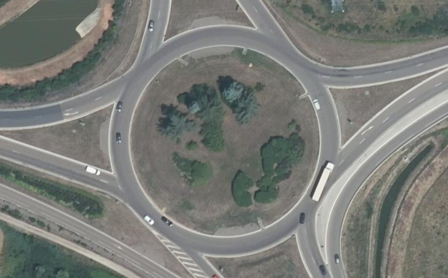 Vue aérienne du Rond-point anonyme n°16235447