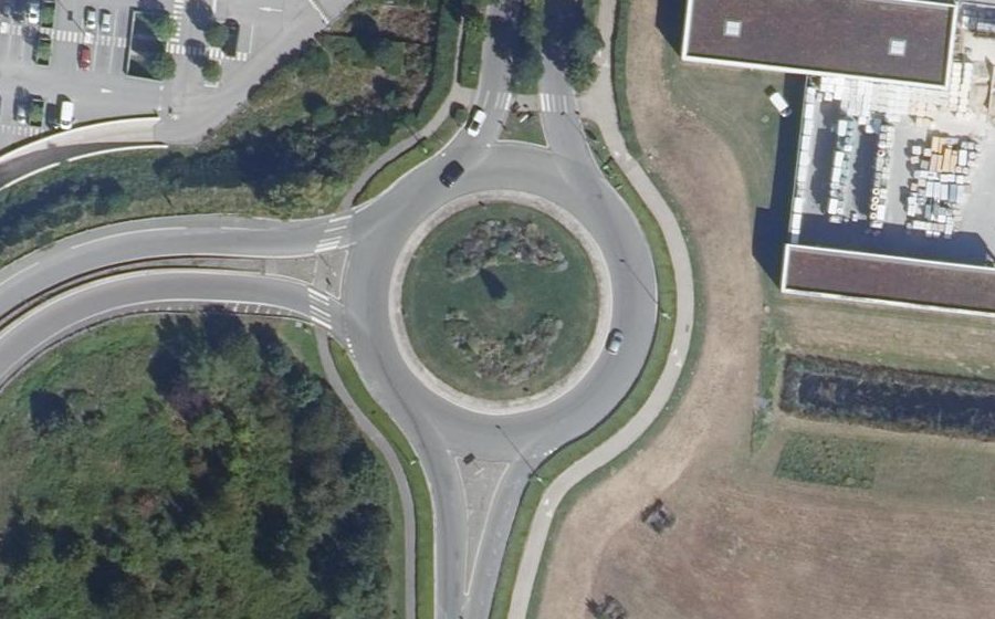 Vue aérienne du Rond-point anonyme n°16241358