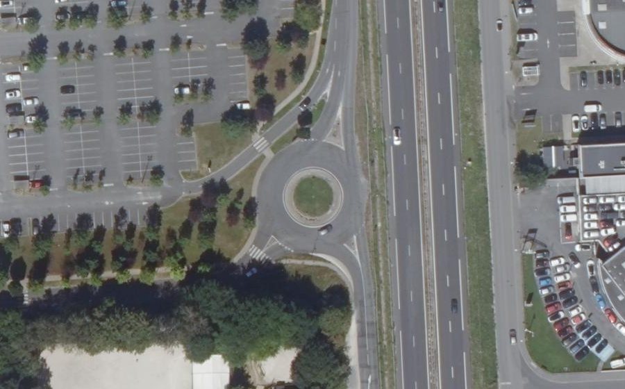 Vue aérienne du Rond-point anonyme n°162542657