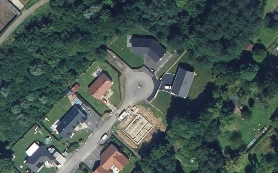 Vue aérienne du Rond-point anonyme n°162718977