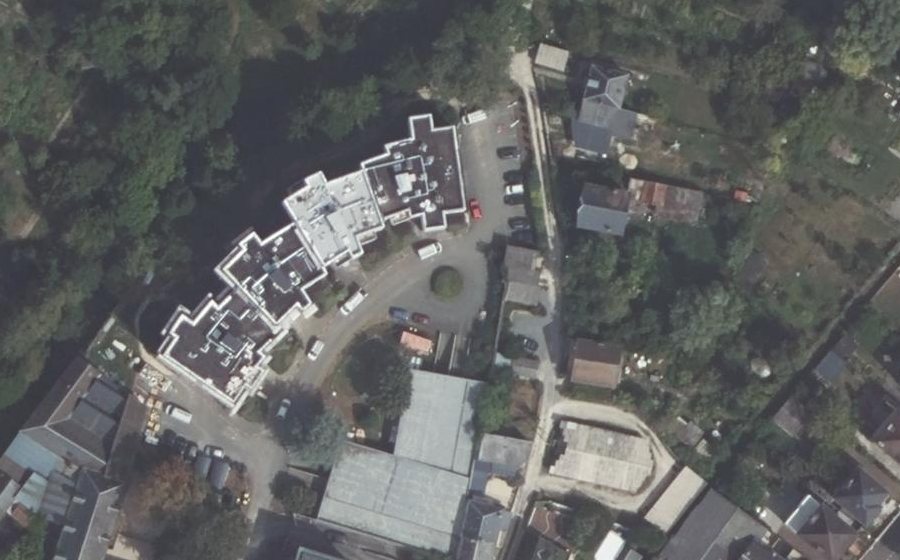 Vue aérienne du Rond-point anonyme n°162954462