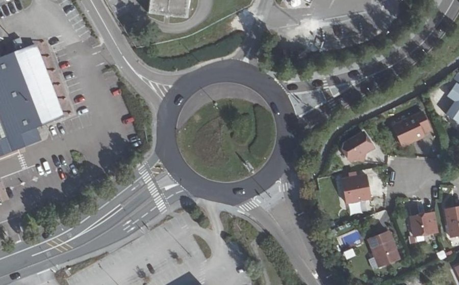 Vue aérienne du Rond-point anonyme n°16302199
