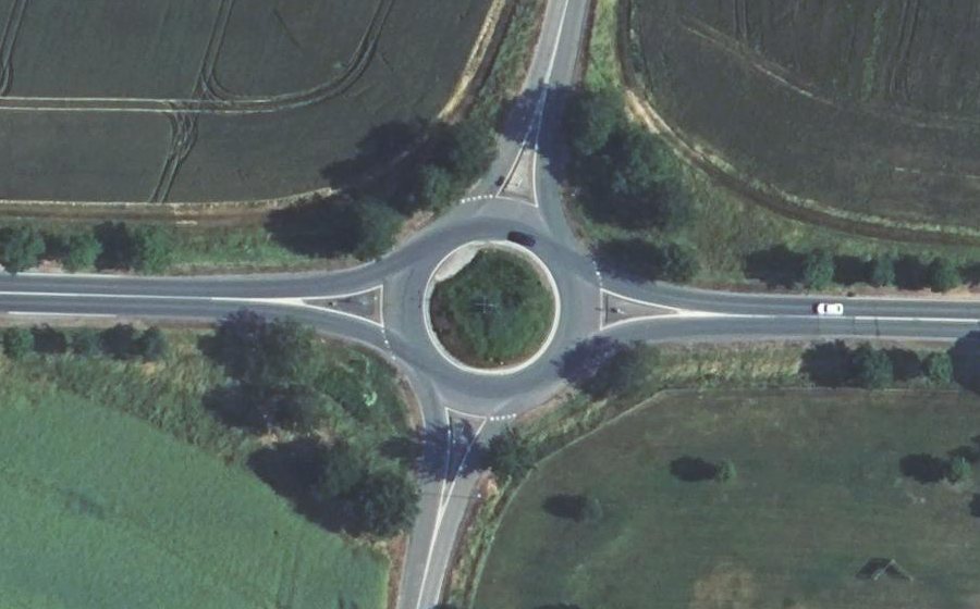 Vue aérienne du Rond-point anonyme n°16310556