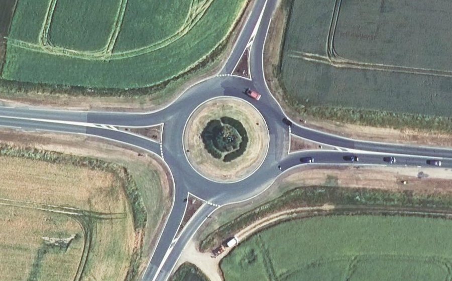 Vue aérienne du Rond-point anonyme n°16310563