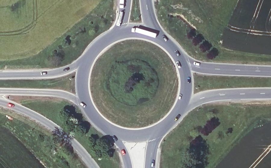 Vue aérienne du Rond-point anonyme n°16312722