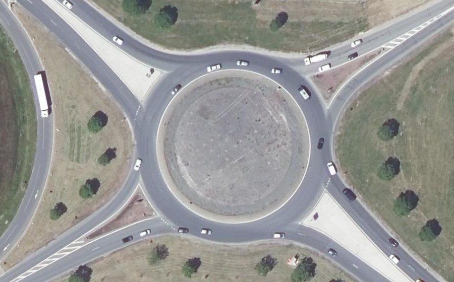 Vue aérienne du Rond-point anonyme n°16312731
