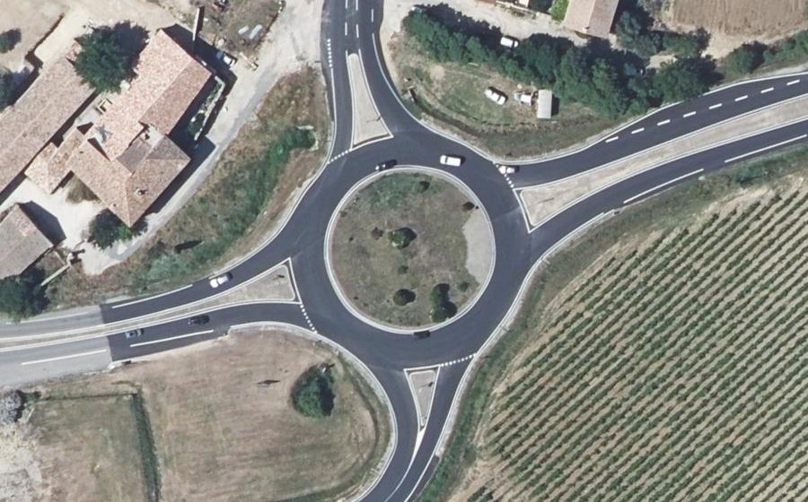 Vue aérienne du Rond-point anonyme n°16313181