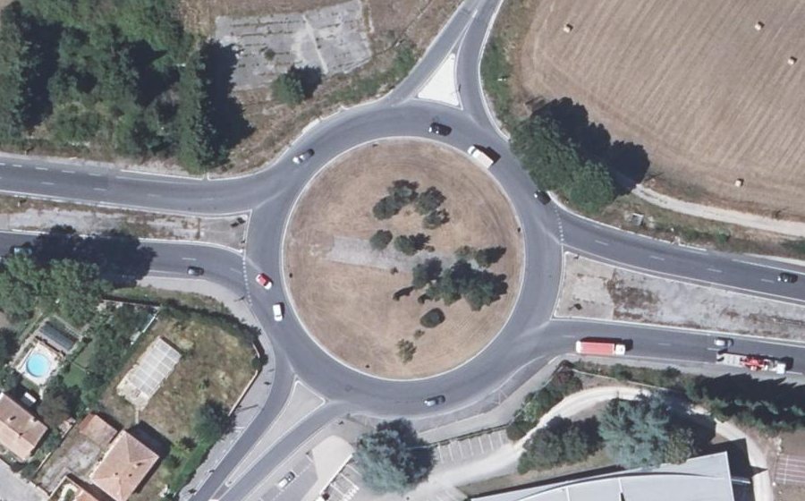 Vue aérienne du Rond-point anonyme n°16342221