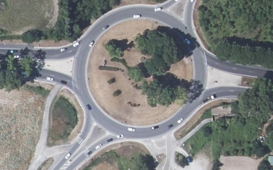 Vue aérienne du Rond-point anonyme n°16342222