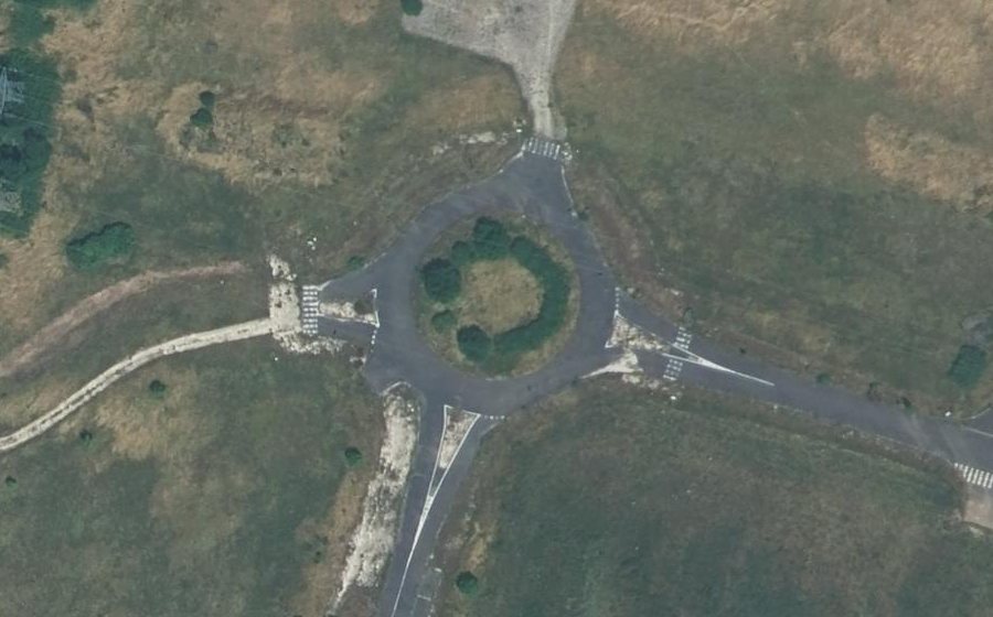Vue aérienne du Rond-point anonyme n°163423491