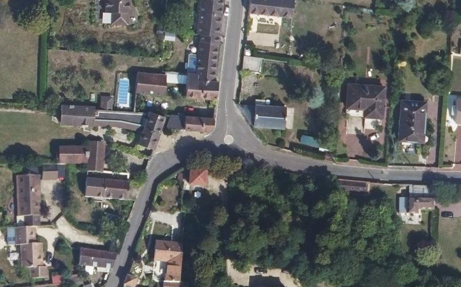 Vue aérienne du Rond-point anonyme n°163491733