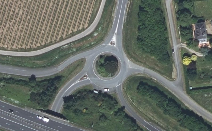 Vue aérienne du Rond-point anonyme n°163492287