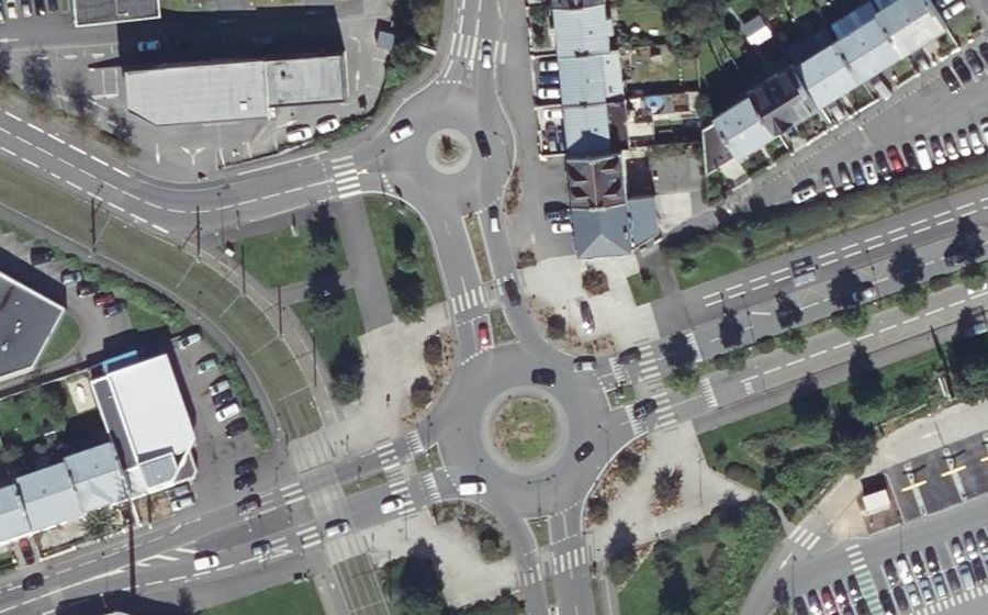 Vue aérienne du Carrefour des Combattants de l'Union Francaise