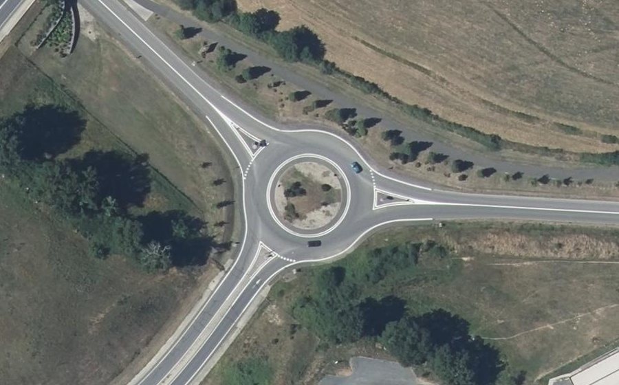 Vue aérienne du Rond-point anonyme n°163801390