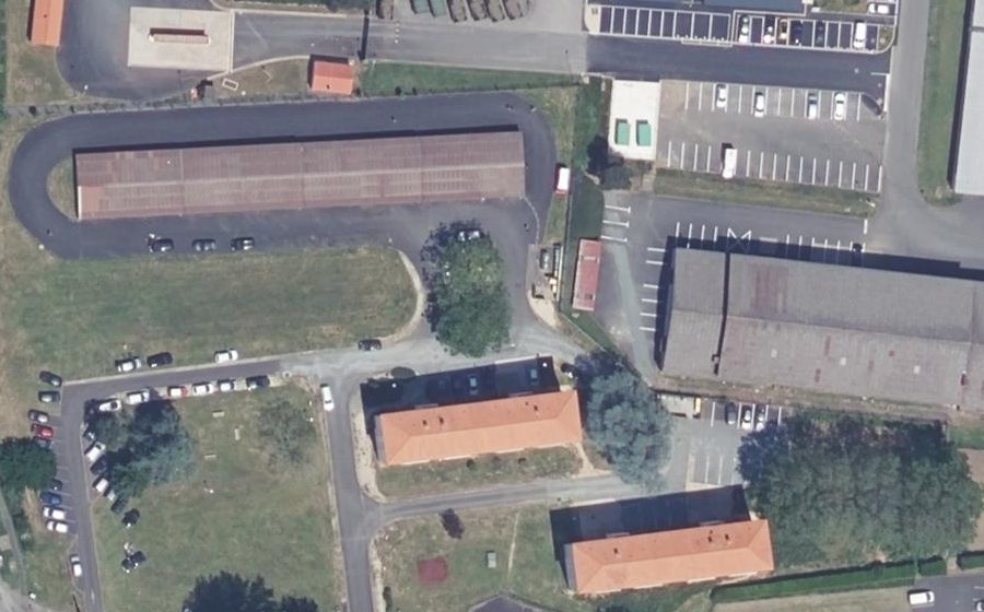 Vue aérienne du Rond-point anonyme n°163974039