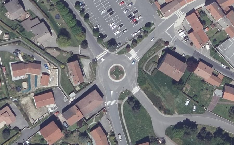 Vue aérienne du Rond-point anonyme n°164051719