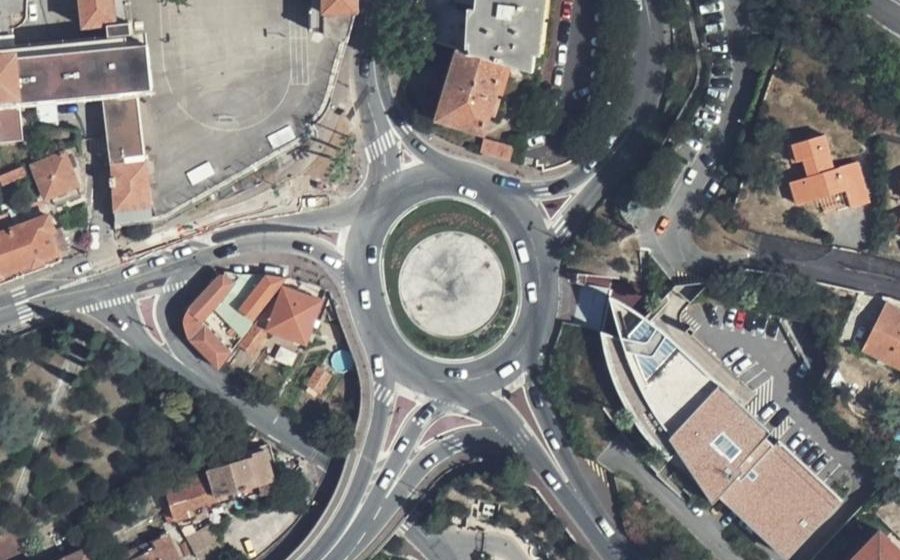 Vue aérienne du Rond-Point des 18e et 23e Bataillons de Chasseurs Alpins