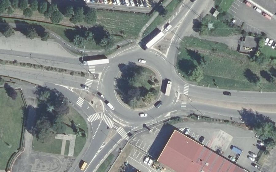 Vue aérienne du Rond-point anonyme n°16420532