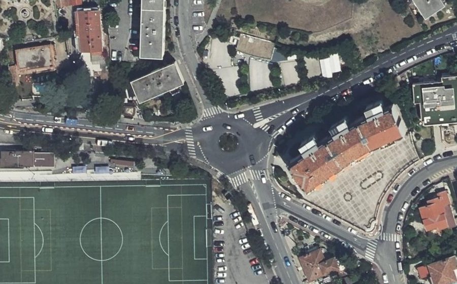 Vue aérienne du Rond-point anonyme n°164214584