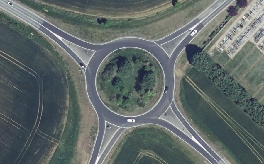 Vue aérienne du Rond-point anonyme n°16423646
