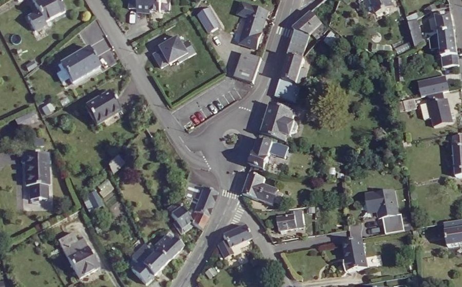 Vue aérienne du Rond-point anonyme n°164351627