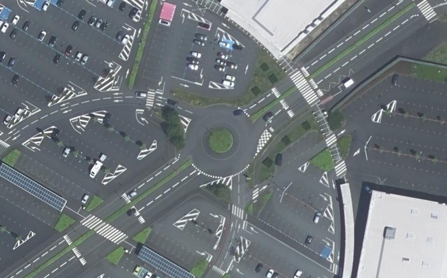 Vue aérienne du Rond-point anonyme n°164595766