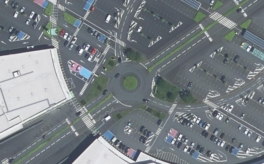 Vue aérienne du Rond-point anonyme n°164595767