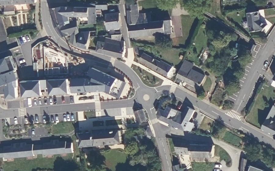 Vue aérienne du Rond-point anonyme n°164648852