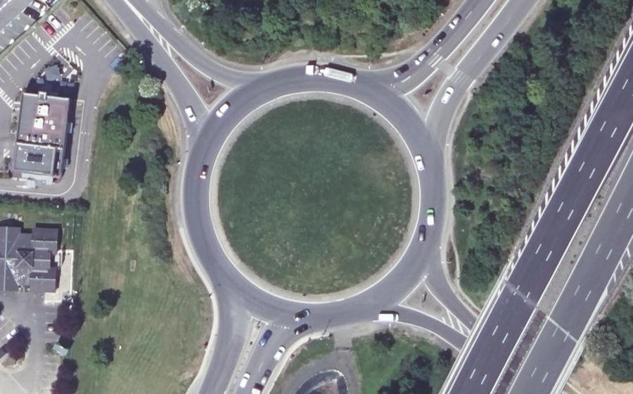 Vue aérienne du Rond-point anonyme n°16557718