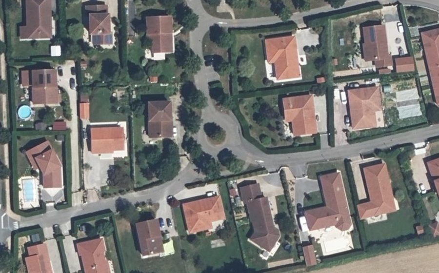 Vue aérienne du Rond-point anonyme n°165727002