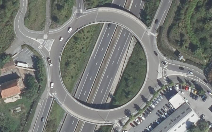 Vue aérienne du Rond-point anonyme n°16579947
