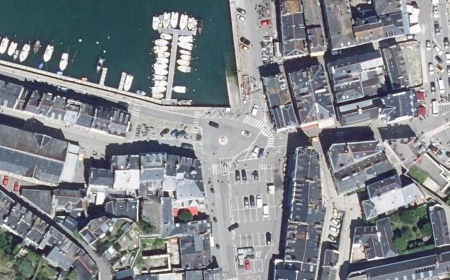 Vue aérienne du Rond-point anonyme n°165815249