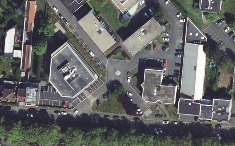 Vue aérienne du Rond-point anonyme n°166014994
