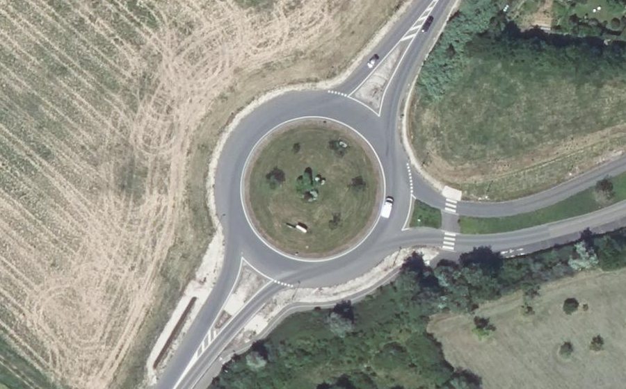 Vue aérienne du Rond-point anonyme n°166016996